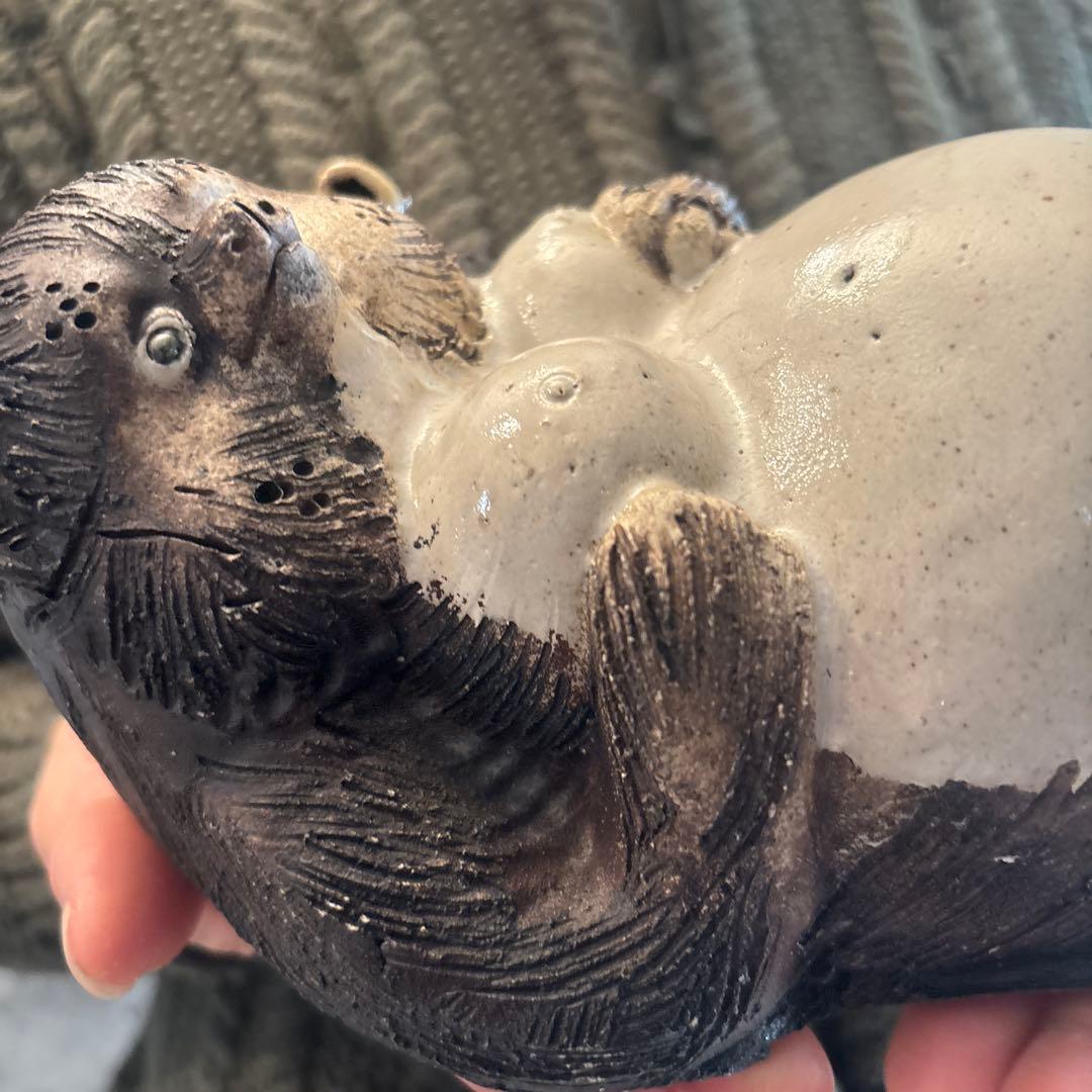 ヴィンテージ　希少なブルーの瞳で色っぽ過ぎる縁起の良い女子タヌキ陶器