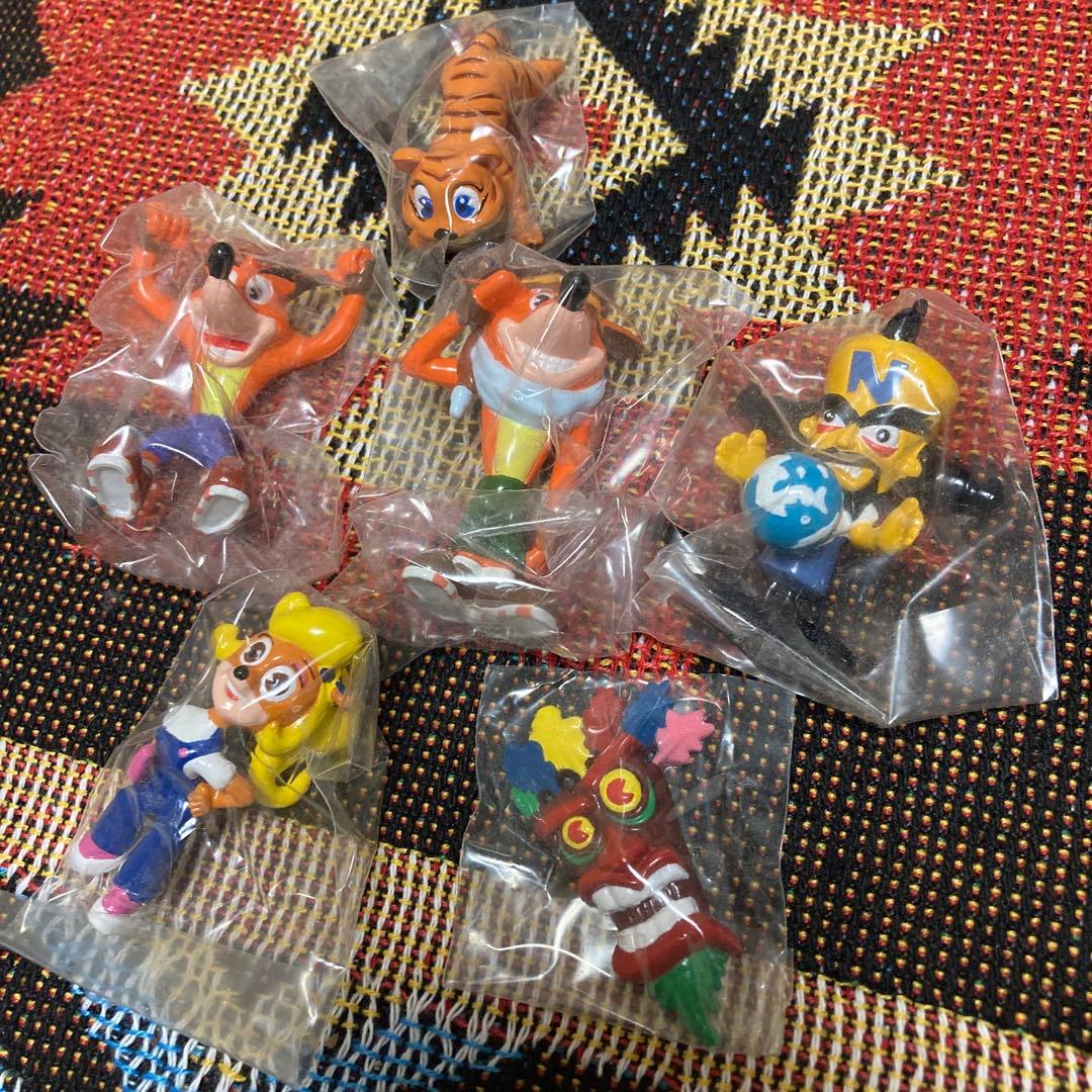 コンプリート◎ブックレット有り◎クラッシュバンディクー　フィギュア　6体セット