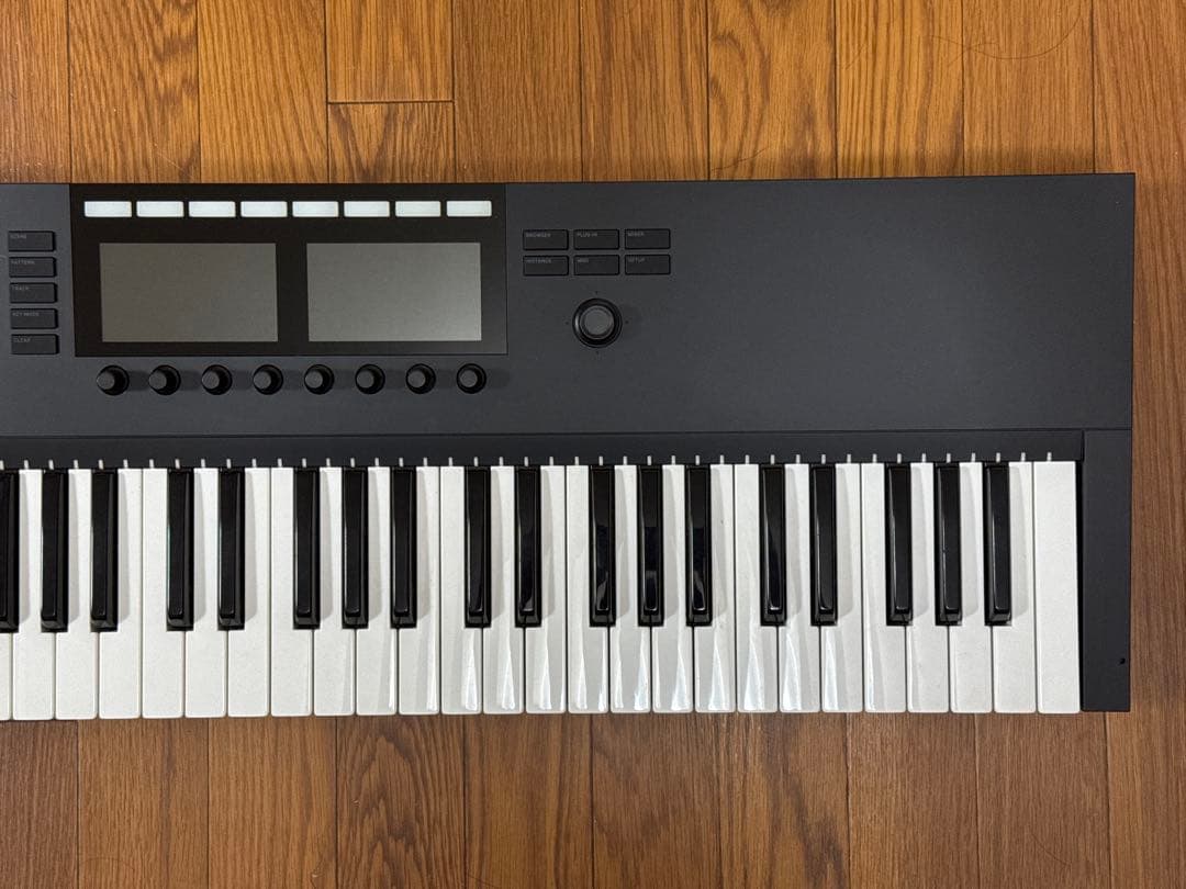 KOMPLETE KONTROL S61 MK2 ライセンス付き