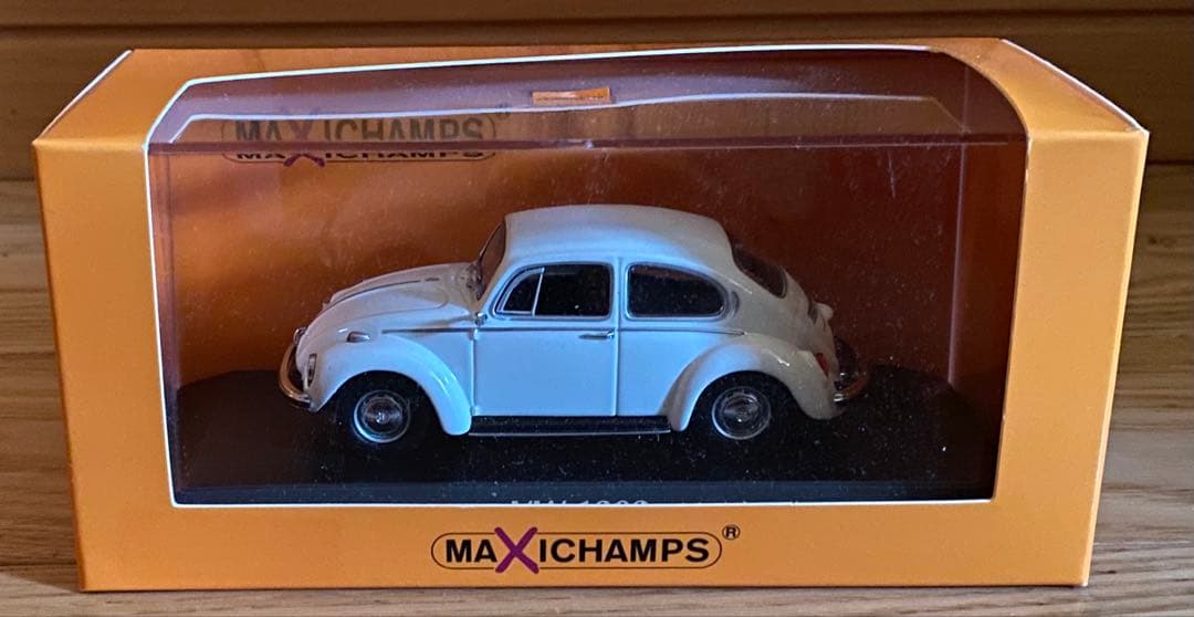 MAXICAMPS VW 1302 ホワイトミニカー 1/43