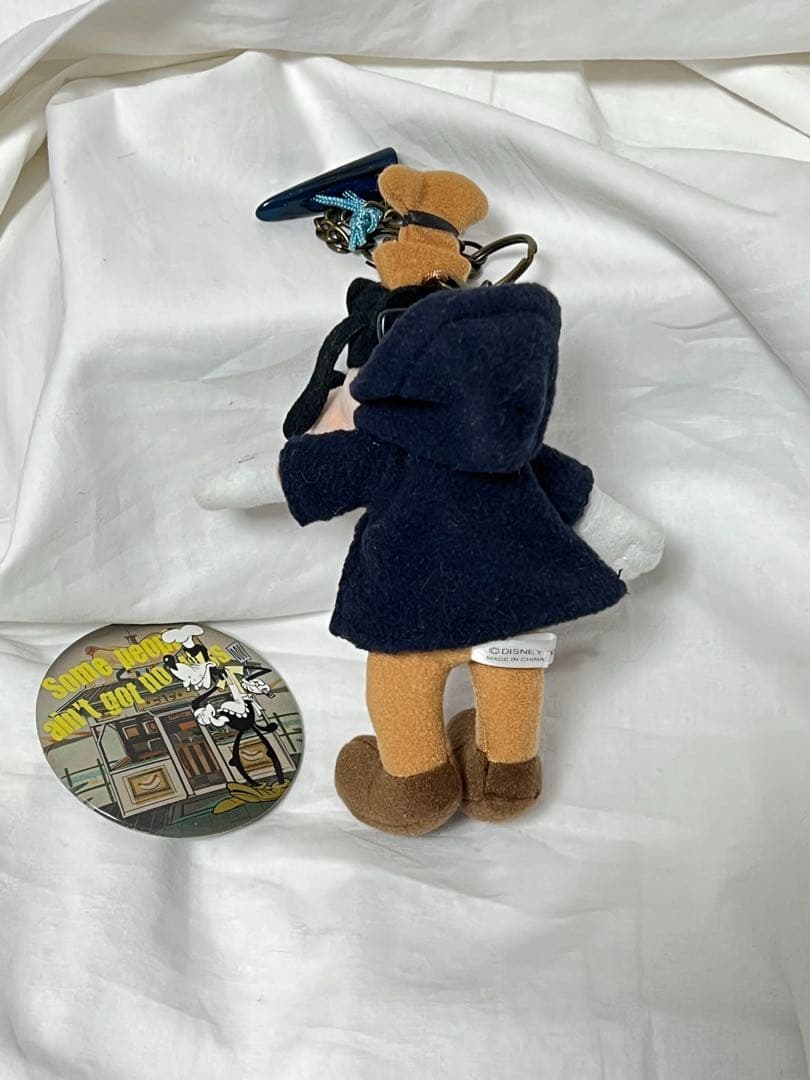 匿名配送/グーフィー プラッシュキーチェーン ダッフルコート＋缶バッジ