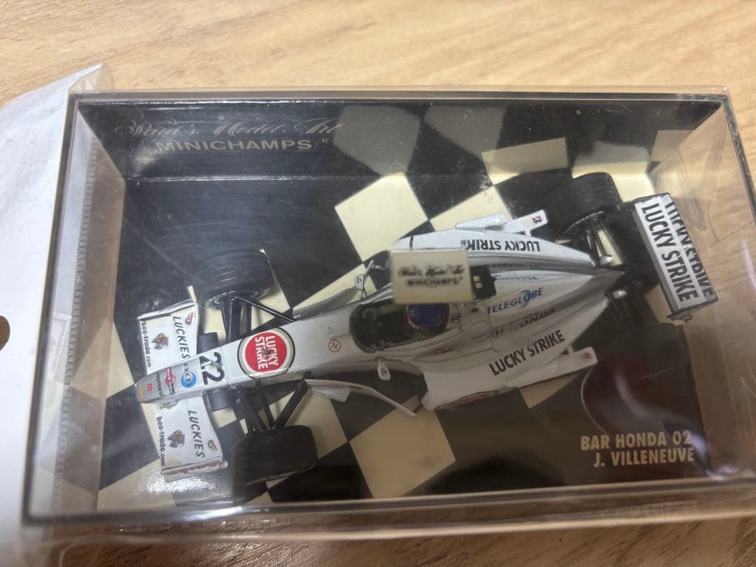 1/43 BAR 02 03 J.ヴィルヌーブ LUCKY STRIKE 2台
