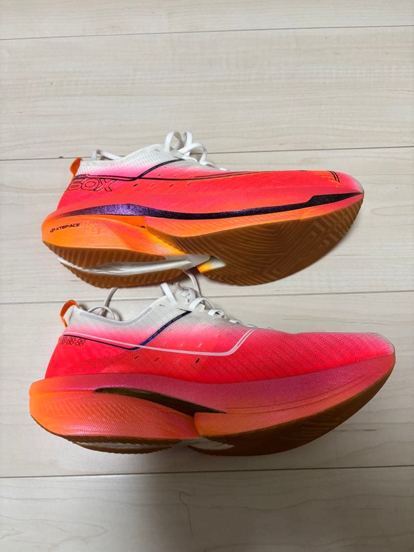 スパイク・シューズ Xtep 160X6.0PRO