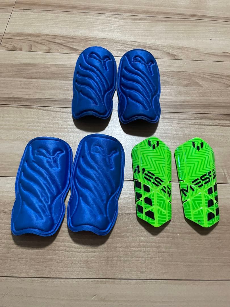 フットサルシューズとトレーニングウェアセット