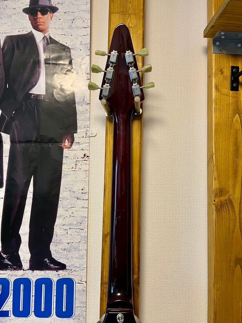 Blitz By Aria Pro II フライングV セットネック チェリー