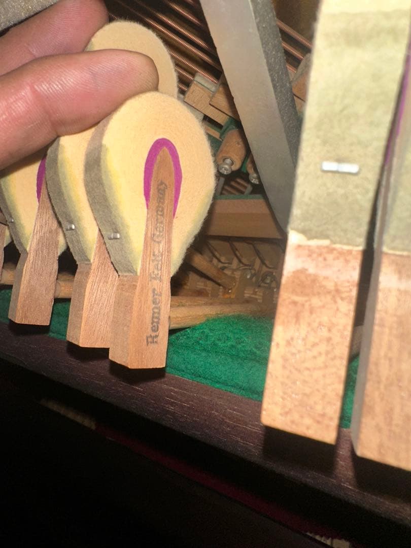 ピアノ　日本製ビクターV80M