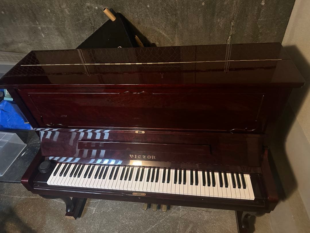 ピアノ　日本製ビクターV80M