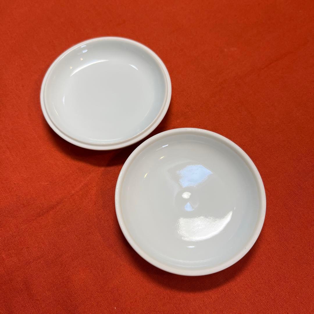 井上萬二作「白磁竹彫文香合」