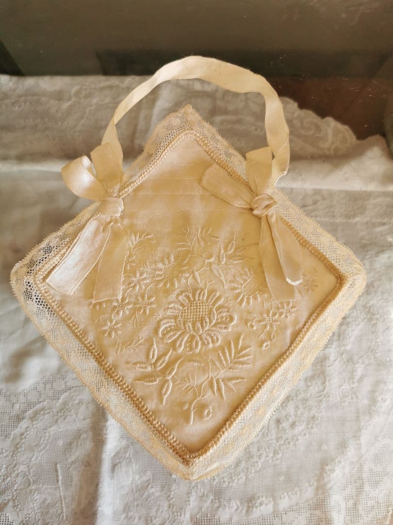 アンティーク 初聖体式 花刺繍&プリーツ リネンシルク オモニエール 二重バッグ