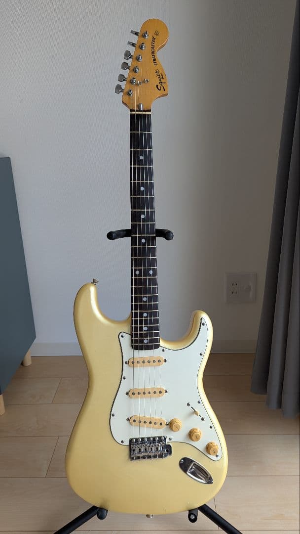 ギター JV Squier by Fender Stratocaster