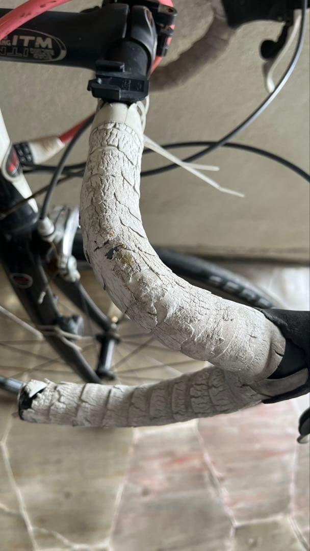 自転車　本体　アンカー　ロードバイク　競輪　ホワイト　ブラック