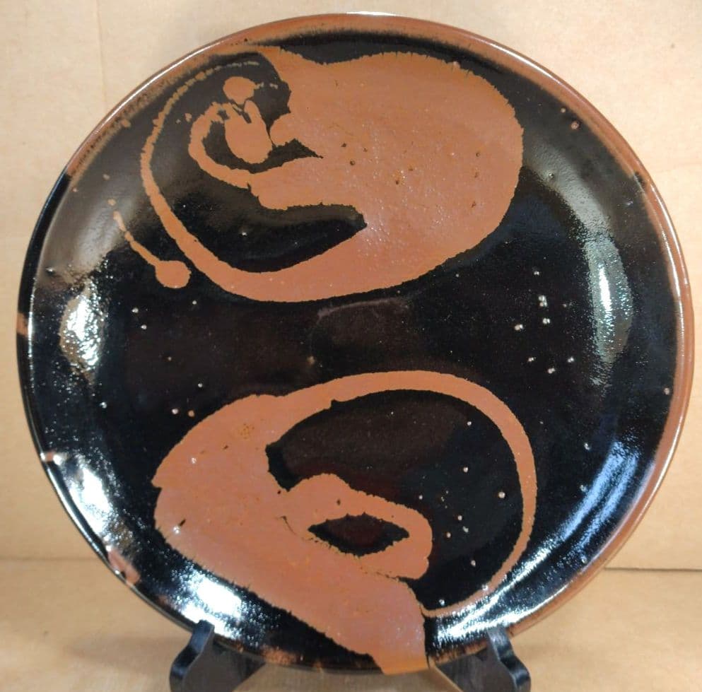 極美品 濱田庄司 黒釉錆流描皿 共箱 毎日オークション出品【本物保証】人間国宝