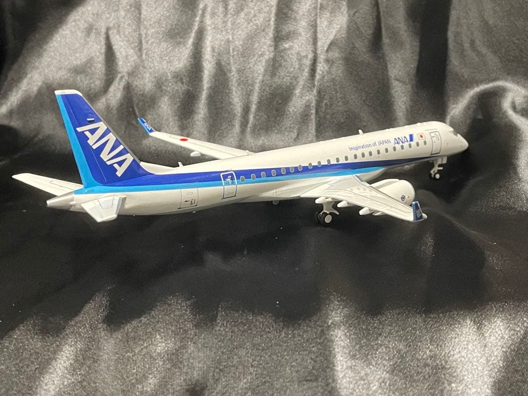 [全日空商事]1/200 ANA 三菱MRJ90 滑走路パネル付 MR29008