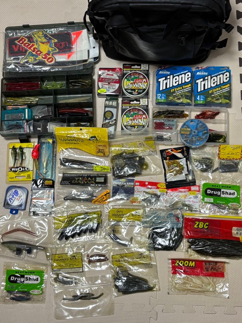ブラックバスルアー他一式　リュック付き