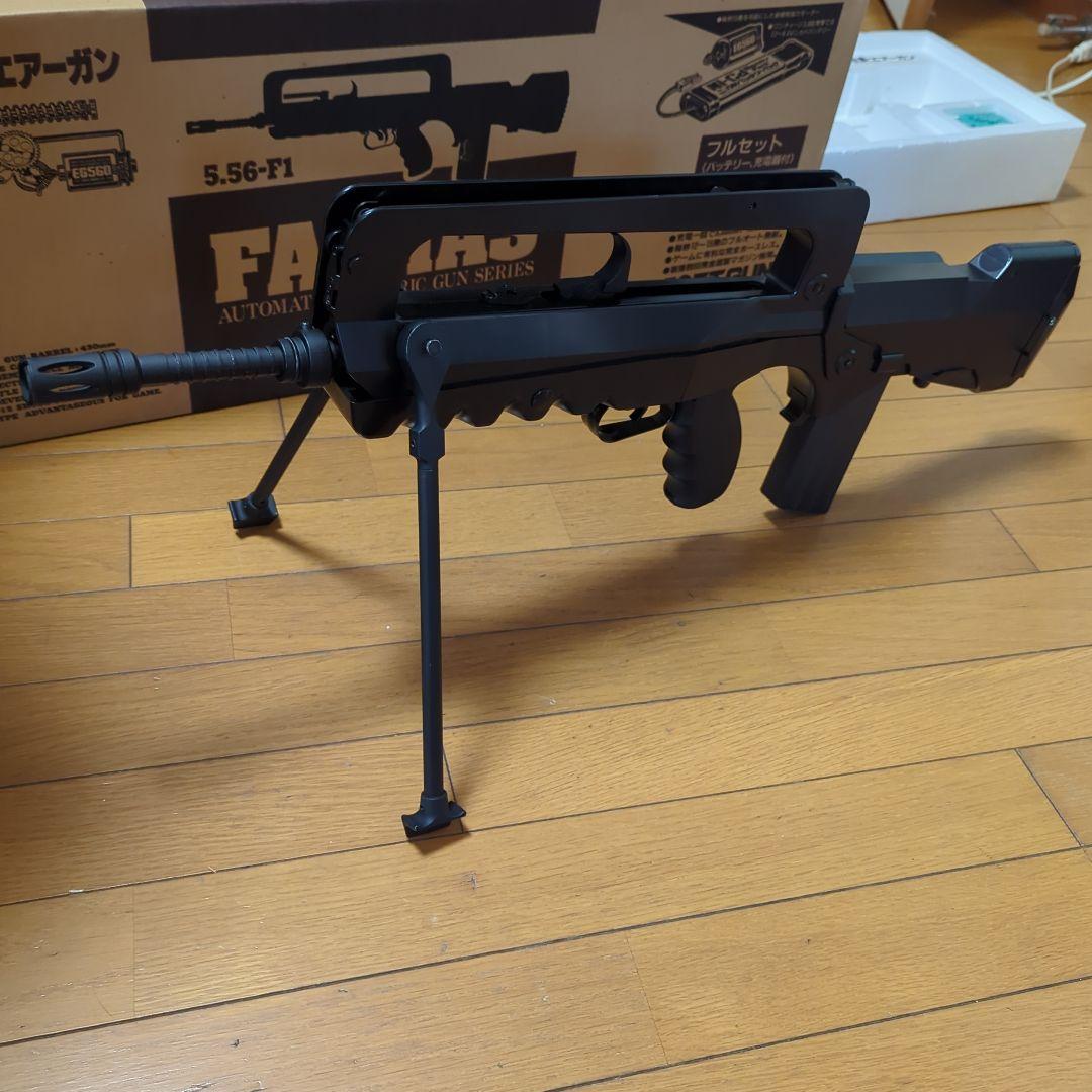 エアソフトガン FA-MAS. 電動エアガン