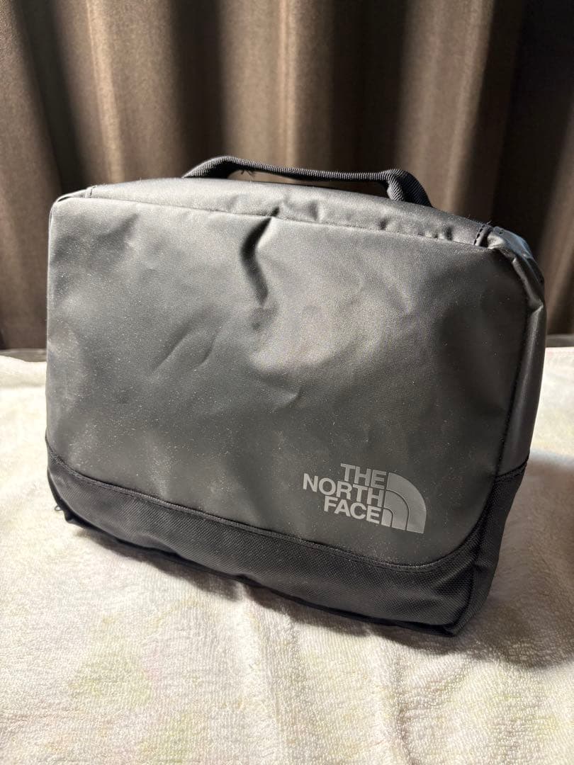 THE NORTH FACE 吊るせるトラベルポーチ