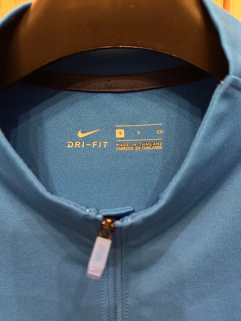 新品タグ付きNIKE（ナイキ） ナイキ ストライク ドリル トップ(ブルー)
