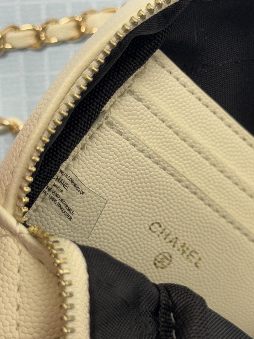 【新品未使用】非売品VIP ホワイト キルティング ショルダーバッグet