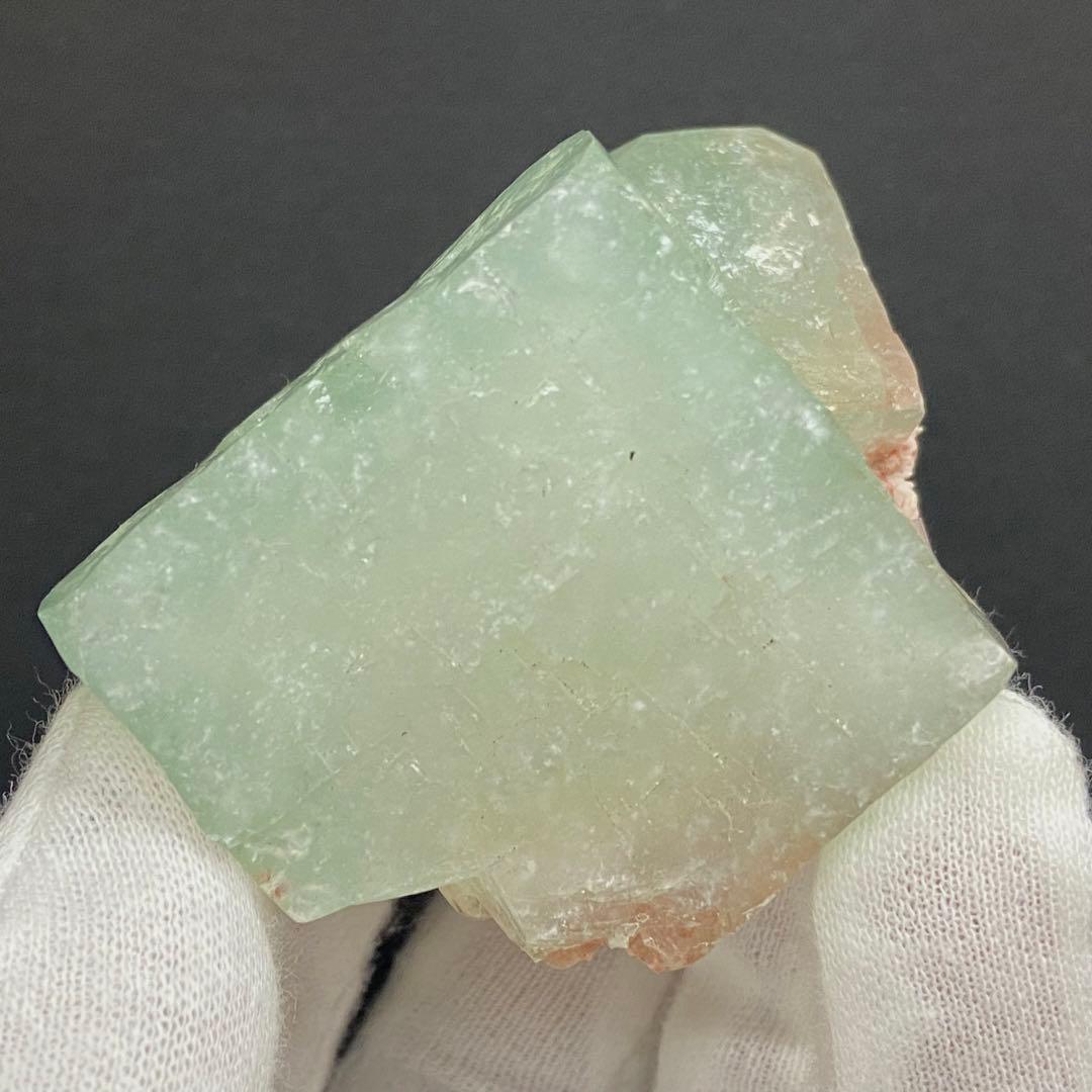 グリーンアポフィライト　魚眼石　鉱物標本　原石鉱石　天然石ストーン