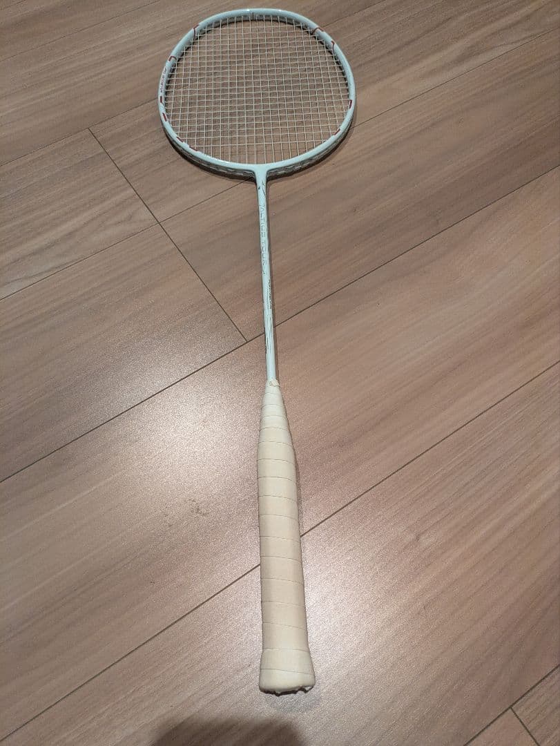 バドミントンラケット　ミズノアルティウスツアーJ