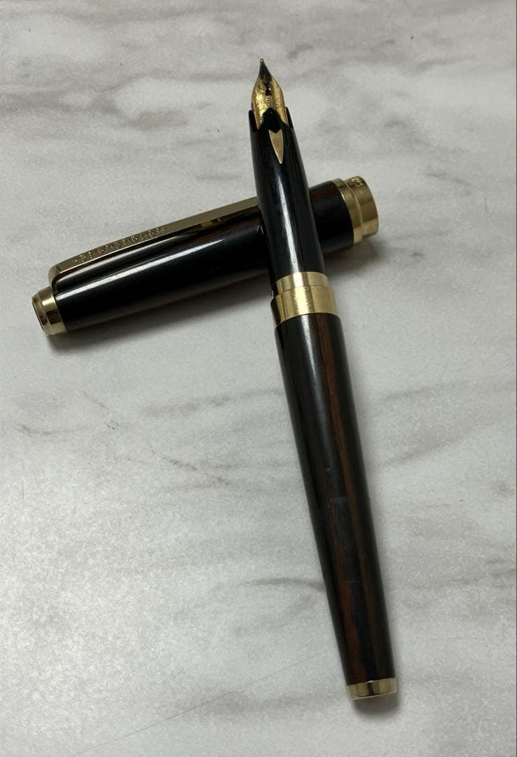 ジャンク★Sailor　セーラー　万年筆　木軸　世界の銘木シリーズ　18K