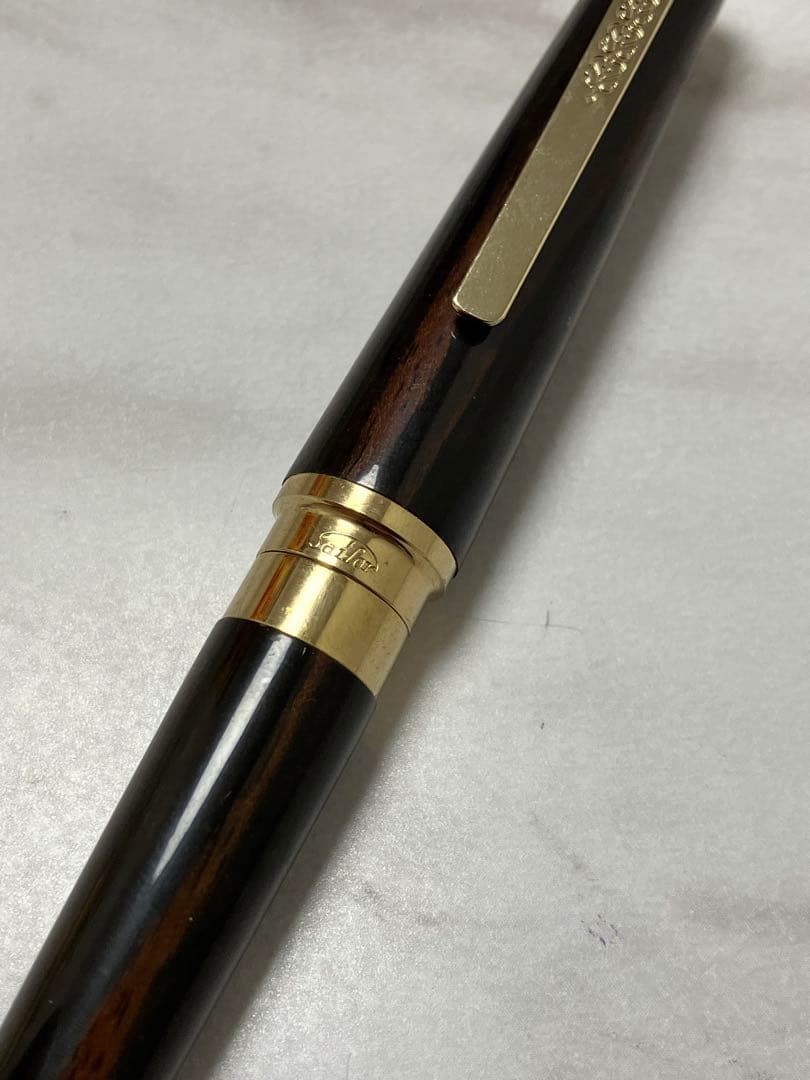 ジャンク★Sailor　セーラー　万年筆　木軸　世界の銘木シリーズ　18K