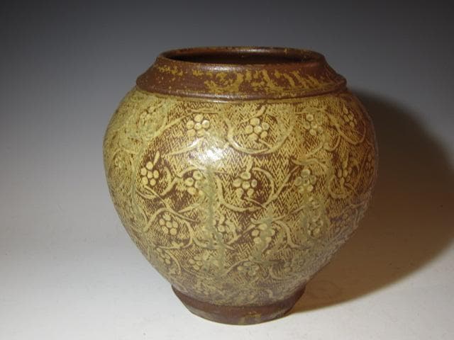 島岡達三 飴釉象嵌唐草文壷 縄文象嵌技法 名工の秀作！o567