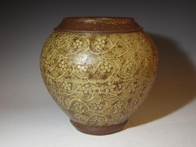 島岡達三 飴釉象嵌唐草文壷 縄文象嵌技法 名工の秀作！o567
