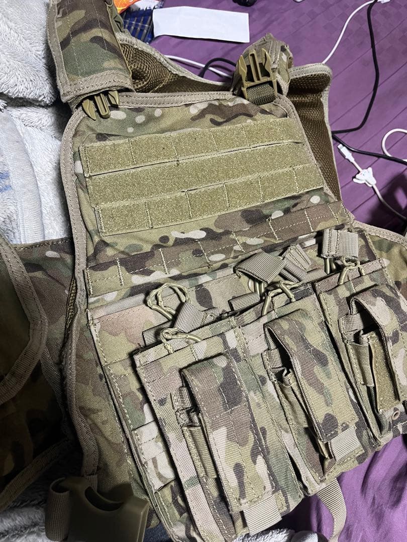 CONDOR プレートキャリア＆マガジンポーチ マルチカム ＆米軍放出品ポーチ