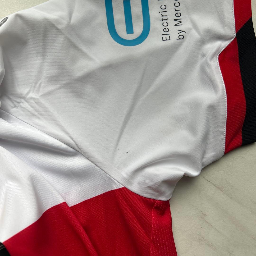 遠藤航サイン入りユニフォーム　シュトゥットガルト