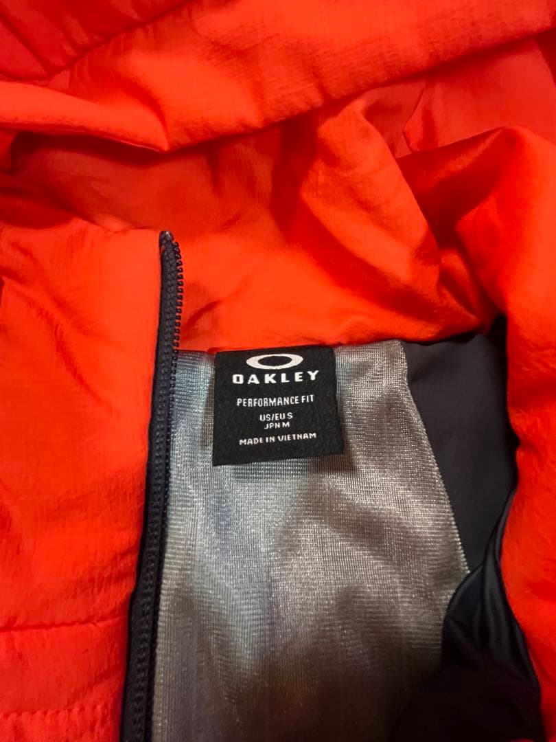 オークリー ゴルフ　中綿ジャケット UNEVEN PUFF JACKET 5.0