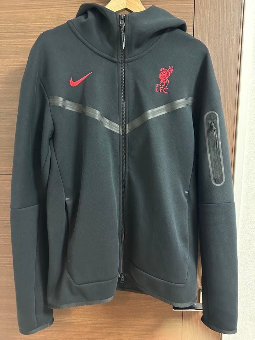 Liverpool FC フード付きジャケット& パンツセット