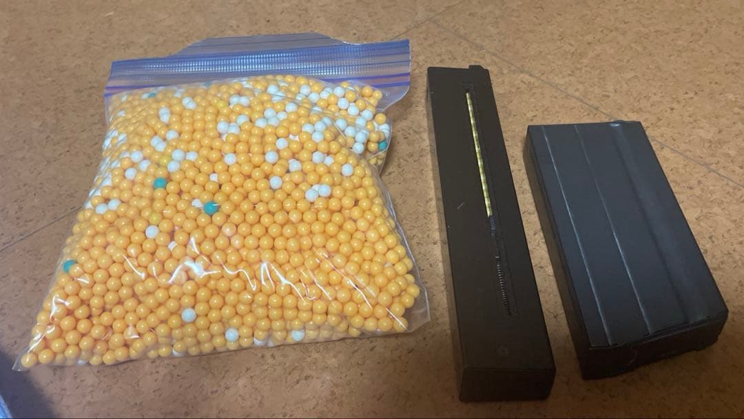 東京マルイ　ファマス　電動ガン　FAMAS 5.56-F1 SP 573 BB弾