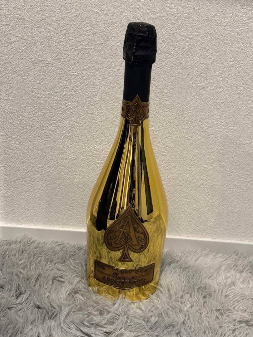 「新品」アルマンドゴールド　箱、化粧箱付