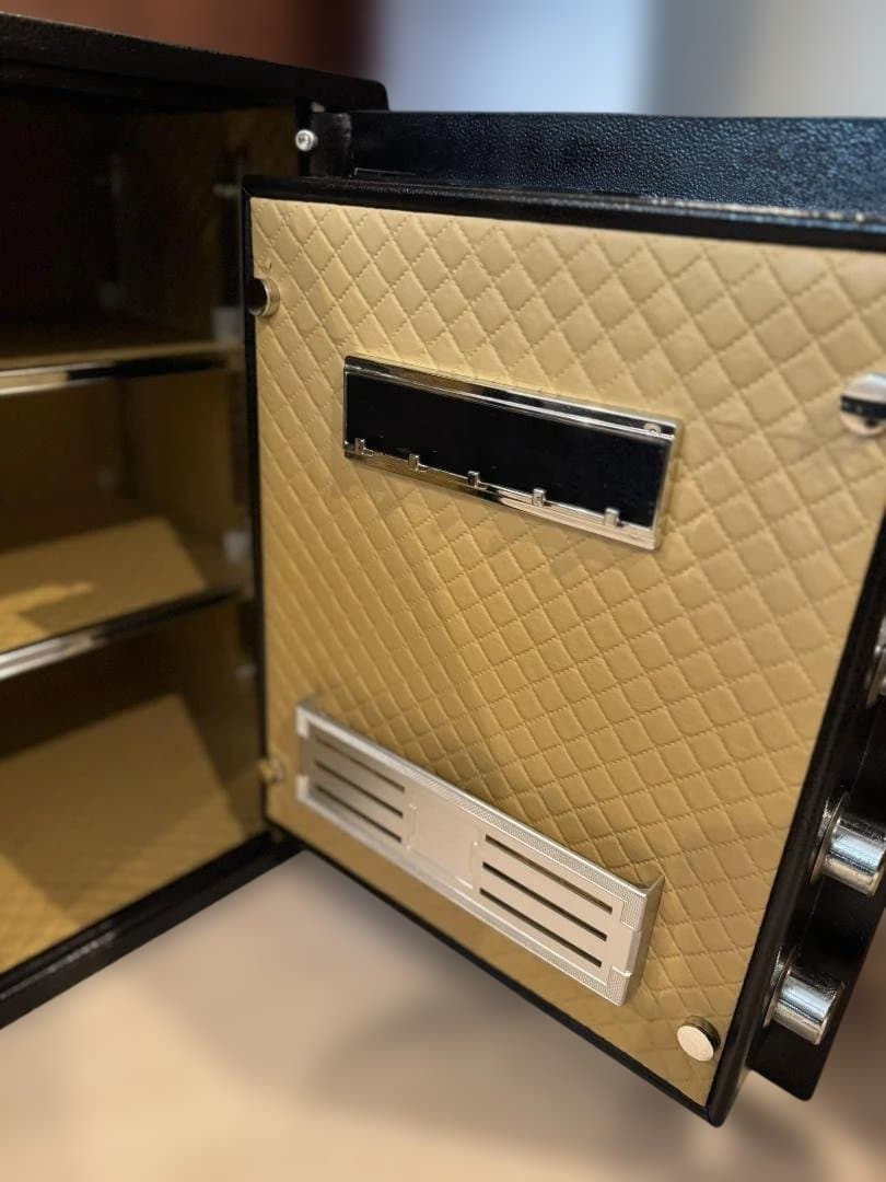 電子金庫 タッチパネル指紋認証 39L アラーム付き 壁付け可 ONE STEP