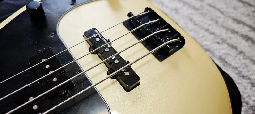 新品未使用Fender Duff McKagan Deluxe Bass