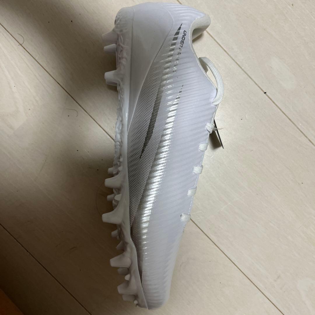 Under Armour ホワイト スパイクシューズ