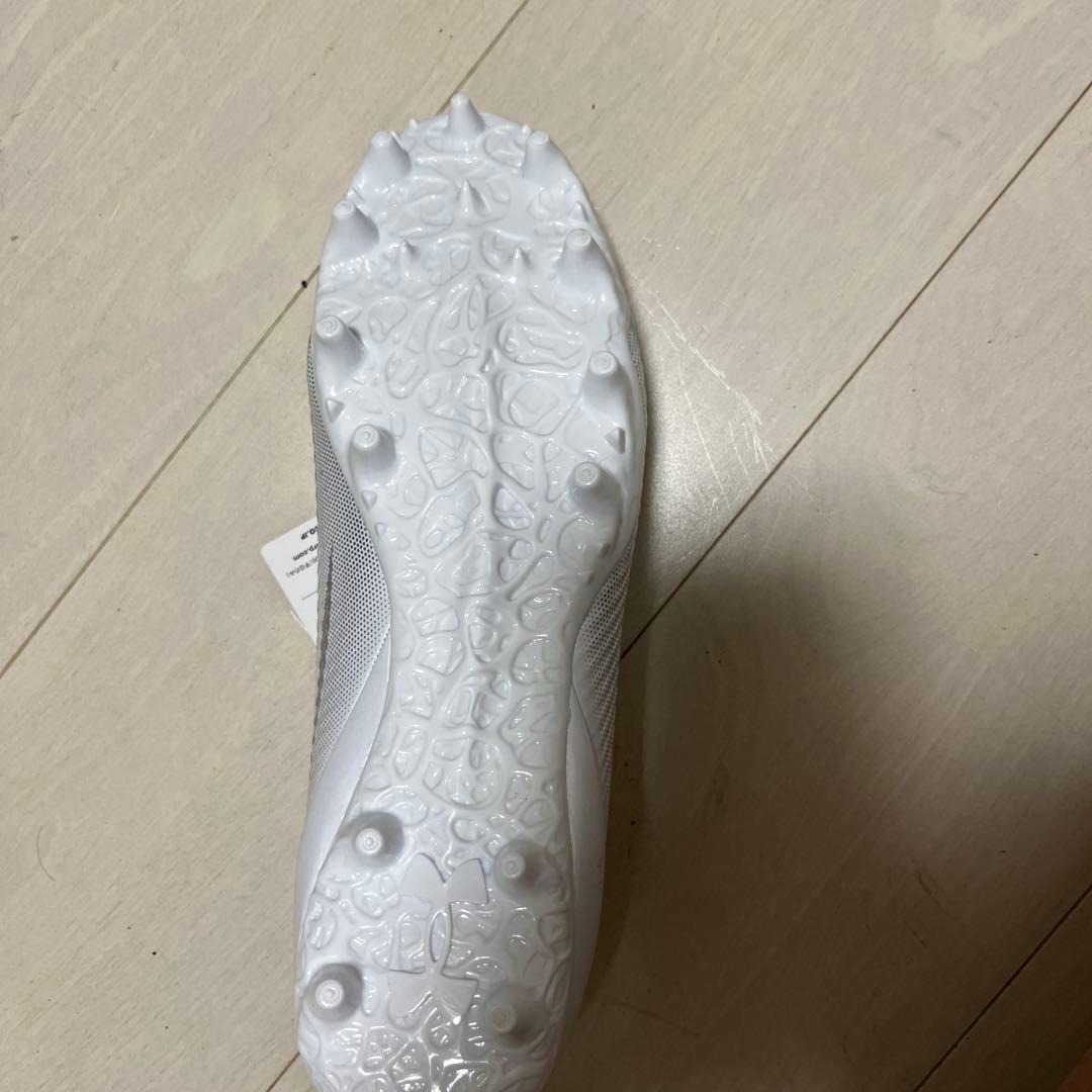 Under Armour ホワイト スパイクシューズ