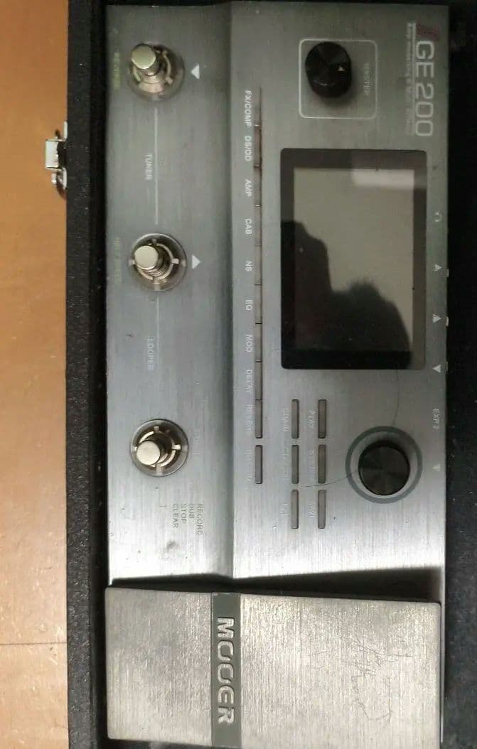 Mooer GE200 価格交渉承ります　ゴム足なし