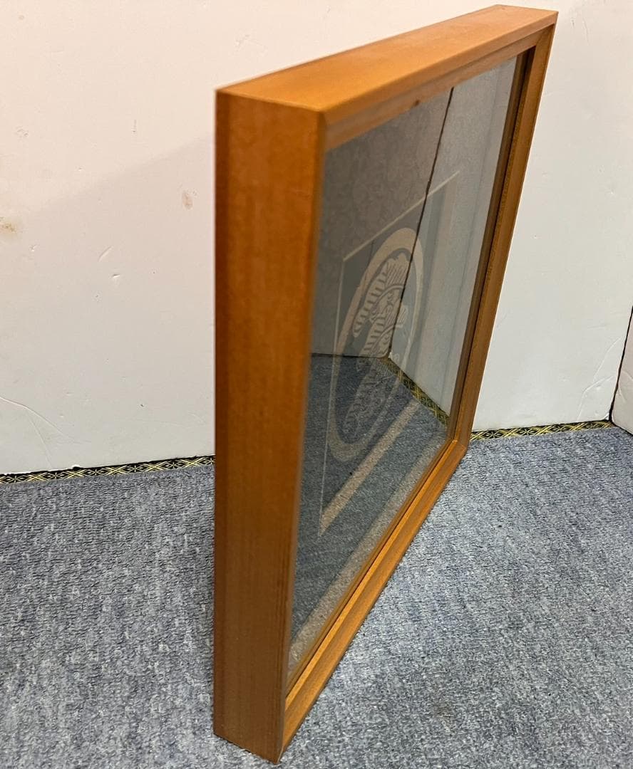 特注 家紋 丸に右三階松 ラメチップゴールド 金属製