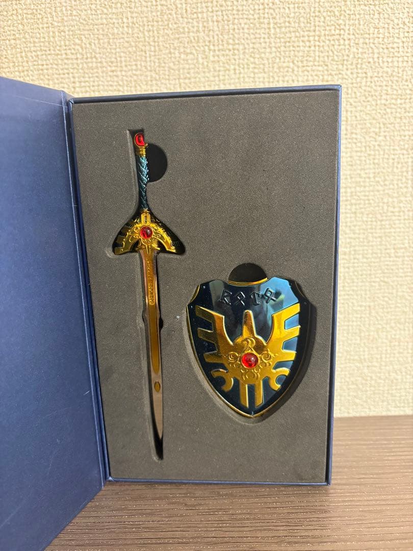 ドラゴンクエスト　メタリックアイテムズギャラリースペシャル　剣&盾3点セット