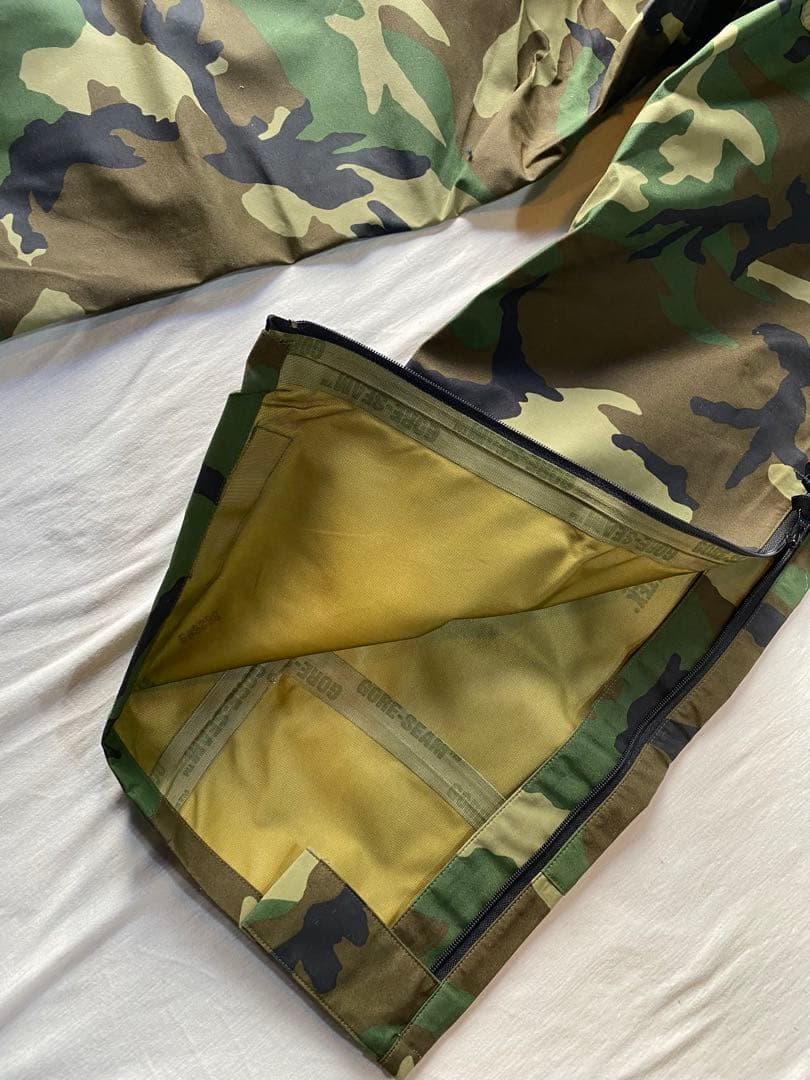 新品未使用　米軍放出品　ECWCS GORE-texオーバパンツ　カモフラージュ