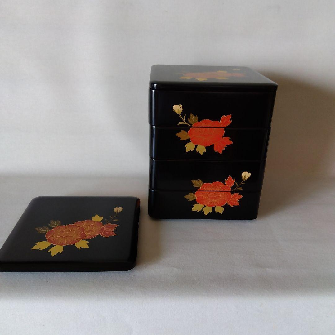 輪島塗　牡丹紋様　四段重箱