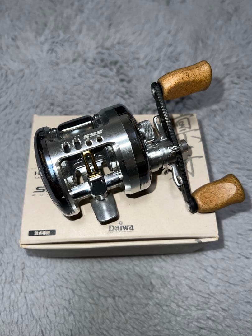 【美品】Daiwa ミリオネア　凛牙　HL103L SSS