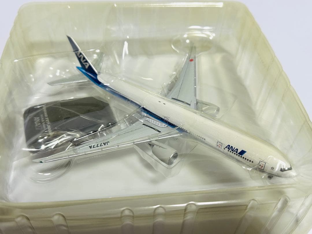全日空商事 1/400 ANA 777-300ER NH40027