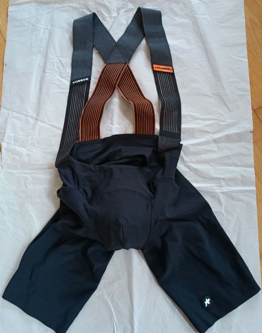 ASSOS schtradivari ビブタイツ ブラック