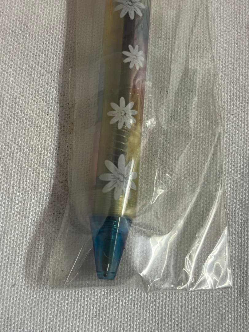 キティ　虹色フェアリーボールペン　マスコット付き　ハローキティ　サンリオ