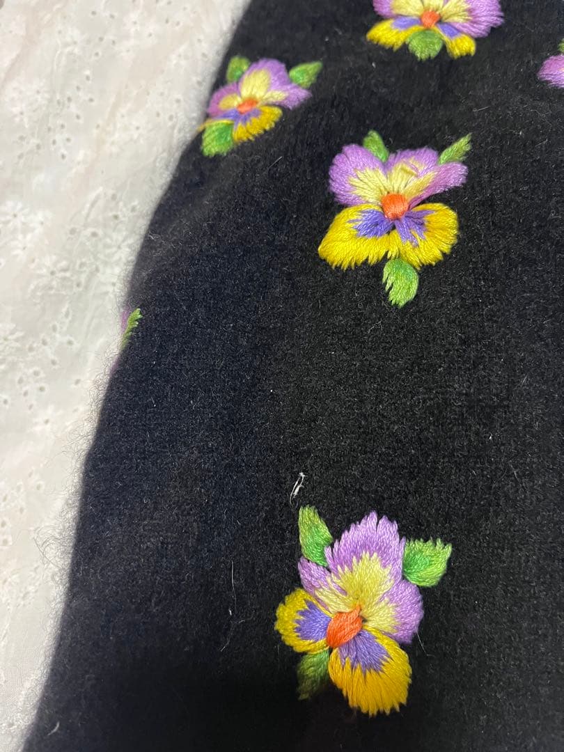 フィフィアンドロメオ　カシミヤ　ブラック　used美品　Mサイズ