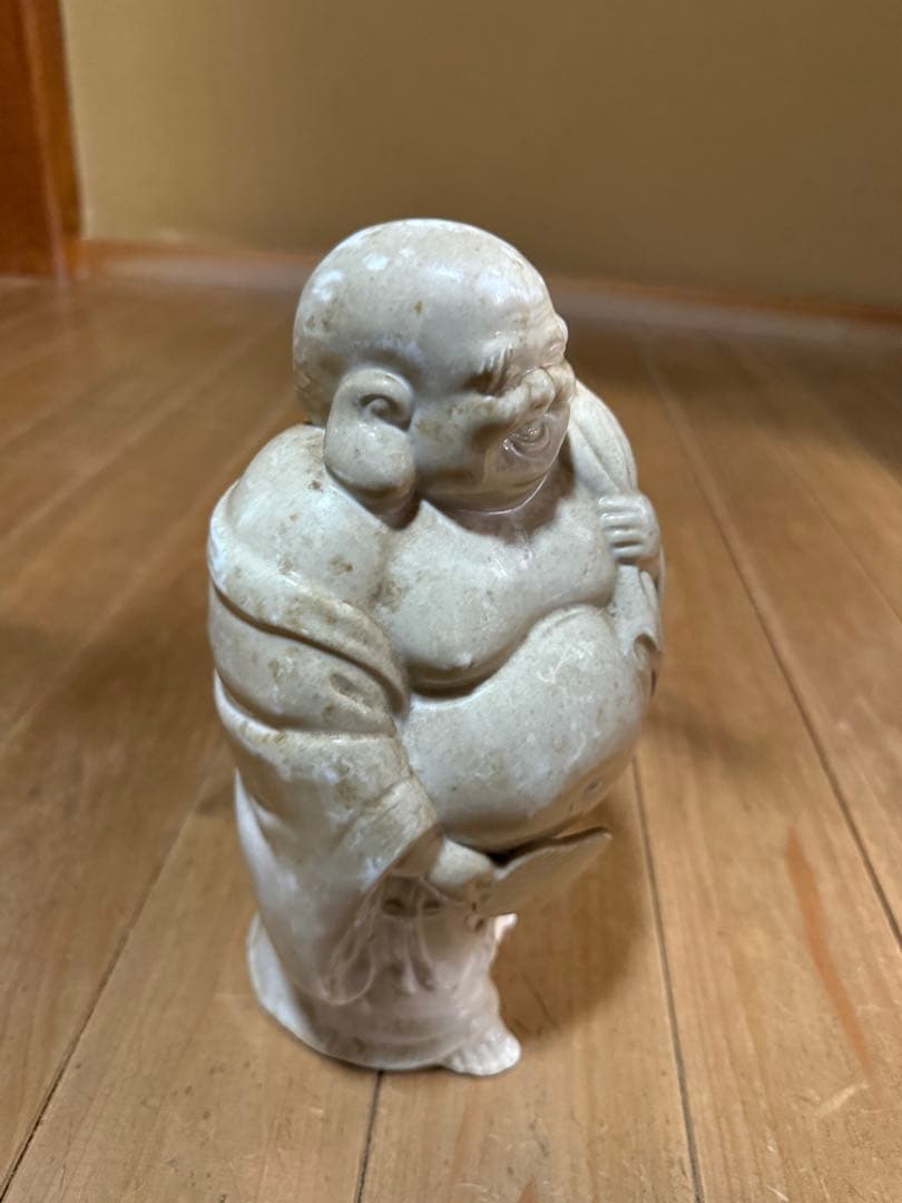 白い陶器製 布袋様 約15cm