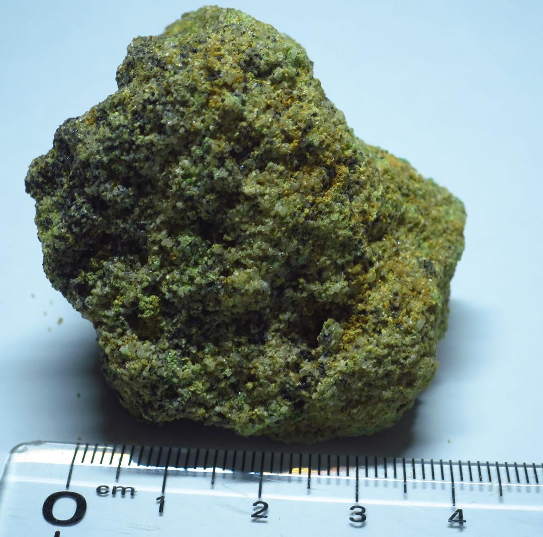 緑鉛鉱 　パイロモルファイト ドイツ産　母岩付き　 鉱物標本